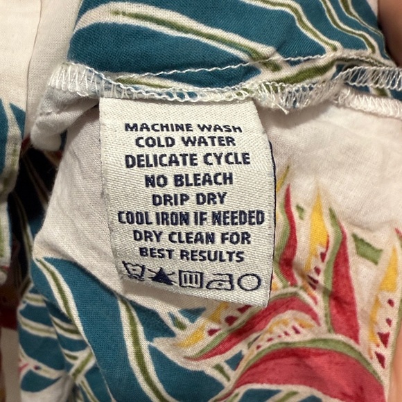 Reyn Spooner Women’s Hawaiian Top Tropical Print Short Sleeve Shirt V Neck - Picture 5 of 5